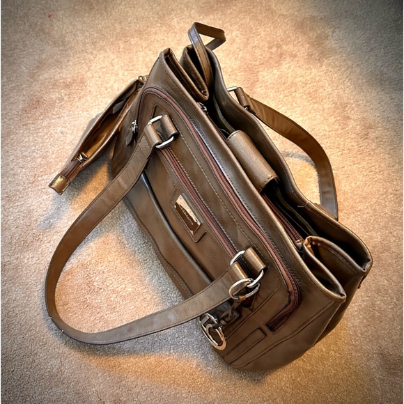 Liz Claiborne Women’s Combination Shoulder Bag - Picture 1 of 15